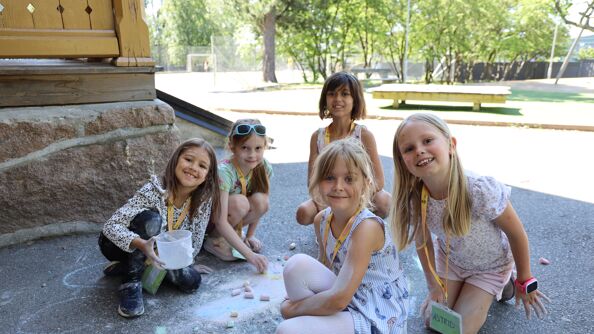 Jenter på Sommerskolen Oslo i 2024