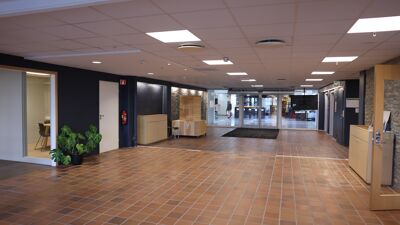 Inngangspartiet til det som tidligere var Romsås sykehjem. Her vil det bli et eget resepsjonsområdet.