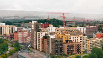 Bilde av bygg sett fra Økern senter.