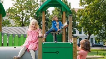 Byrådet foreslår blant annet å sette av 35 millioner kroner til mer natur, mer variasjon og bedre lekeområder i barnehagene. Foto: Nikolai Kobets Freund/Oslo kommune