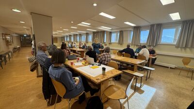 Bydelsdirektør introduserer programmet for møtet