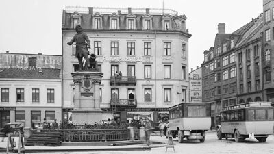 Axel Ender. Peter Wessel Tordenskiold fra 1901. Ved Tordenskiolds plass, nå Rådhusplassen.