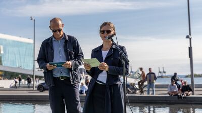 Leder for Rådet for byarkitektur, Christian Dahle, og etatsleder for Plan- og bygningsetaten, Vera Houck, åpnet utstillingen og presenterte de tre finalistene.