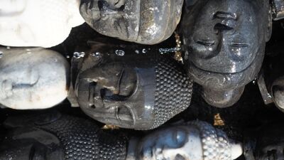 Detaljer på muren, den flerkulturelle plass