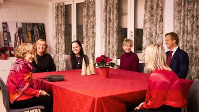 H.M Dronningen fikk en orientering av tjenestene i Vinkelveien