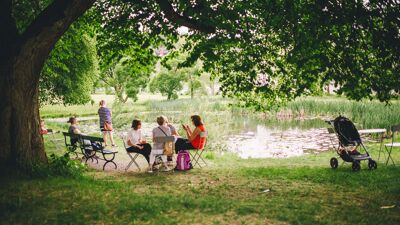 Bomiljøtilskuddet har bidratt til å utvikle gårdsplassen som en møteplass for beboerne.