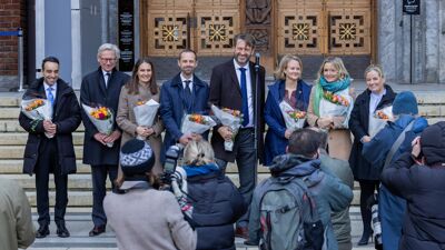 Oslo kommunes nye byråd presenteres i Rådhusets borggård.