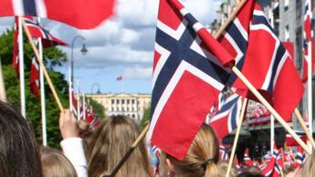 Barnetoget i Oslo på Karl Johan