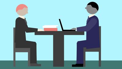 Illustrasjon to personer som sitter på hver sin side av et bord med en laptop mellom seg.