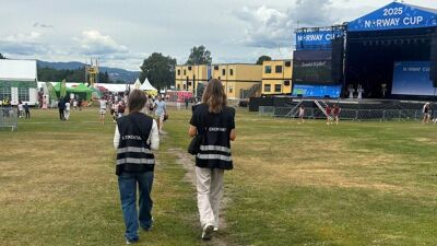 To ansatte fra uteseksjonen går i område til Norway cup.