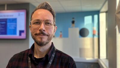 Bildet viser barnekoordinator Ole Petter Berg