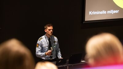 bilde av Olav Verpe som presenterer et innlegg