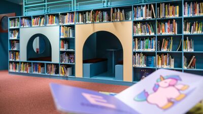 Bildet viser interiør på biblioteket