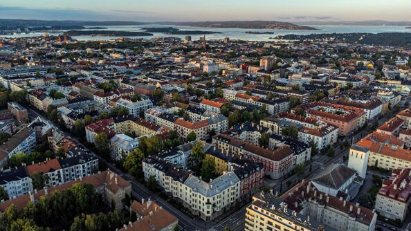 Dronebilde av et nabolag i Oslo.