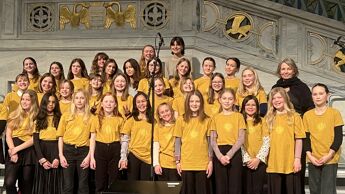 Steinerskolens jentekor.