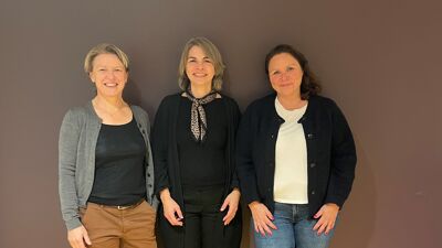 Gro Kandal-Ilagsmoen, Åshild Haavik Bøhmer og Stine Cathrin Johannesen er avbildet sammen i Bydel Bjerkes lokaler.