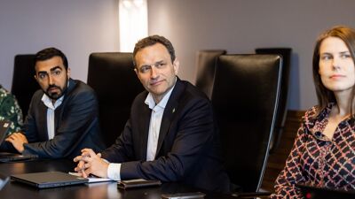 Byråder i byrådsmøte: Usman Mushtaq, Arild Hermstad og Sirin Hellvin Stav