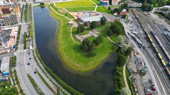 Dronefoto av Middelalderparken i Oslo