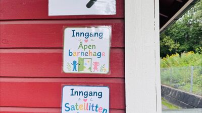 Bildet viser skilting til åpen barnehage i Fjeldlund barnehage