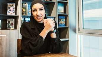 Sahra Jaber er leder ved Furuset bibliotek og aktivitetshus.
