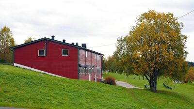 Grønne omgivelser: Rockefabrikken ligger i et fint parkdrag nederst på Vestli, med gode muligheter for aktiviteter både sommer og vinter.