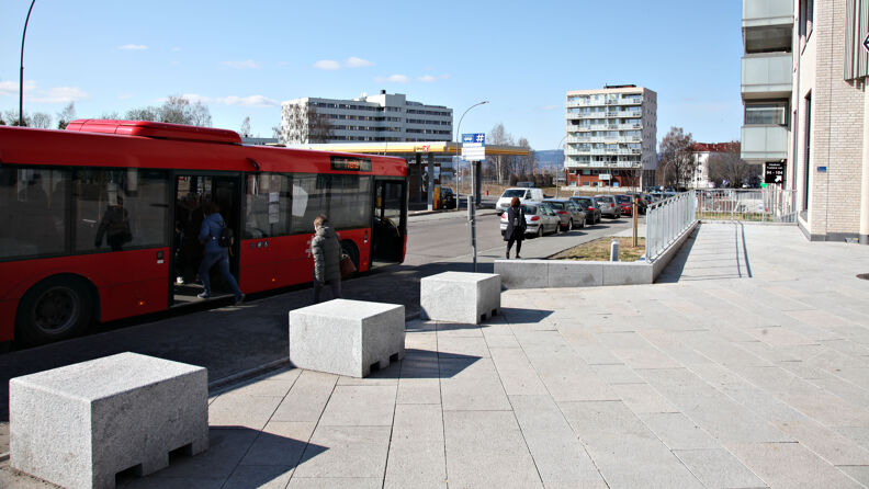 Området på Oppsal med kollektivtrafikk 