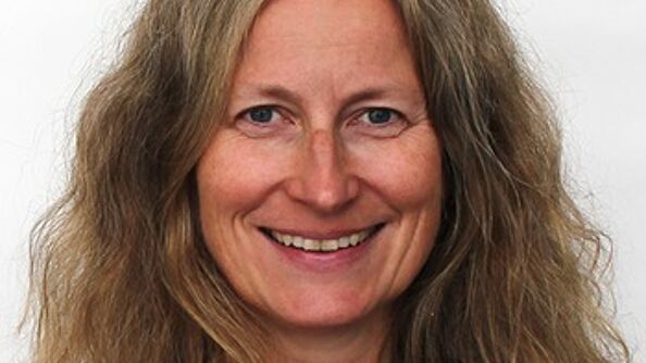 Ruth Solveig Steinsland. Portrettbilde av Ruth Solveig Steinsland, inspektør for sang, blokkfløyte, slagverk og harpe ved Oslo kulturskole