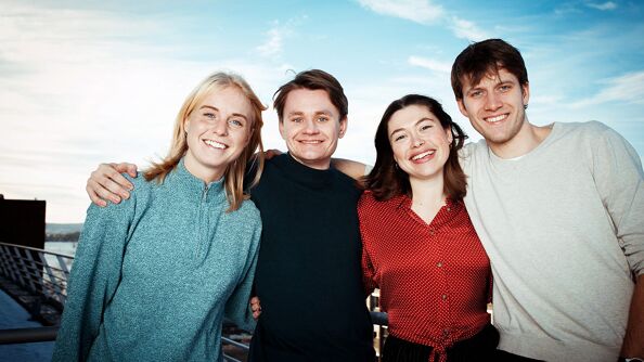 Ingrid, Ole, Emilie og Hauk er Oslos klimapiloter og skal inspirere, motivere og gi kunnskap til Oslo-elever om klima og miljøspørsmål. Foto: Oda Hveem Bilde av klimapiloter
