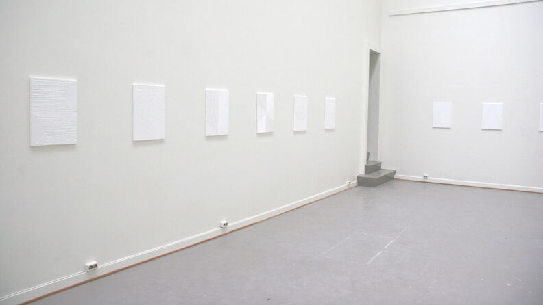 Atelier i Oslo Rådhus, her med kunst av Anders Sletvold Moe