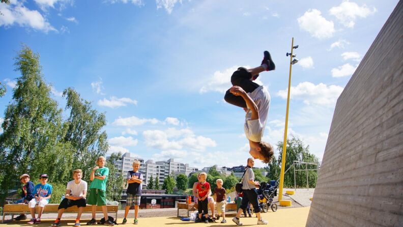 Parkour i Verdensparken på Furuset