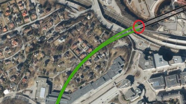 Rød sirkel markerer punktet der sprengning og øvrige arbeider nå pågår. Grønn farge markerer ferdig sprengt tunnel. 