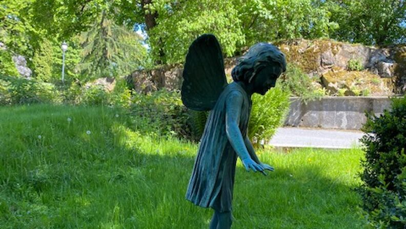 Skulptur, Ulleren kirkegård