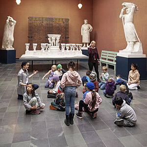 Barn på kurs i Vigelandmuseet