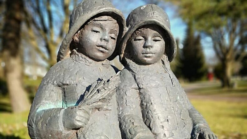 Skulptur, barneminnelund, Vestre gravlund. 
