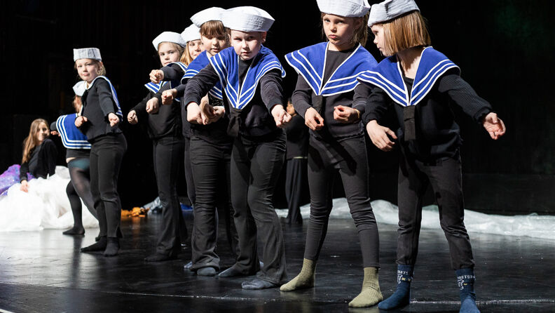 Barn på scenen
