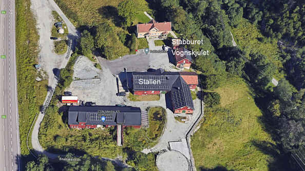 Bygningene på gårdstunet (Google maps) Oversiktsbilde Bakkeløkka gård