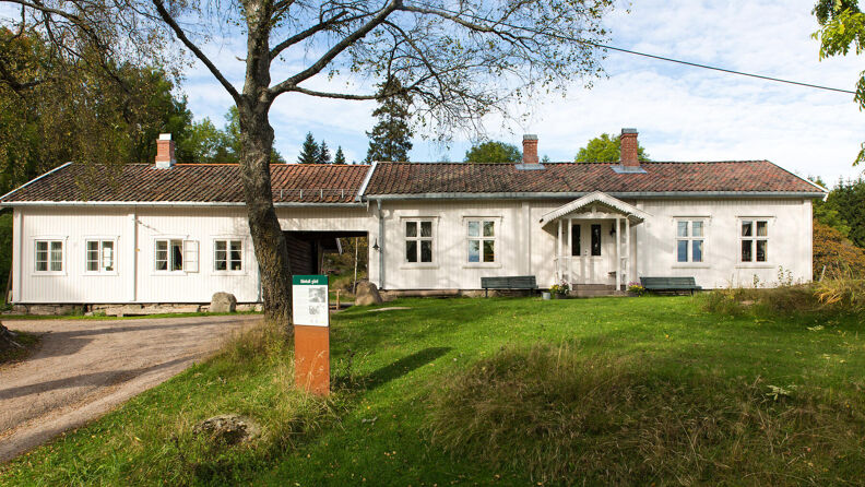 Gården sett utefra.