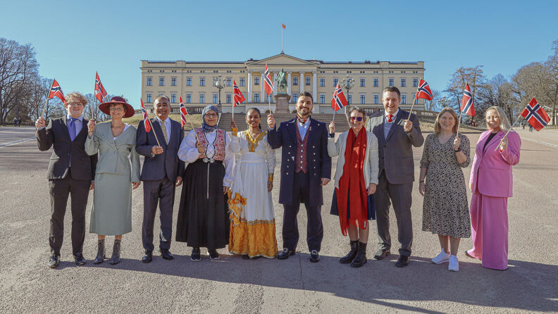 Bildet viser medlemmene i 17. maikomiteen.